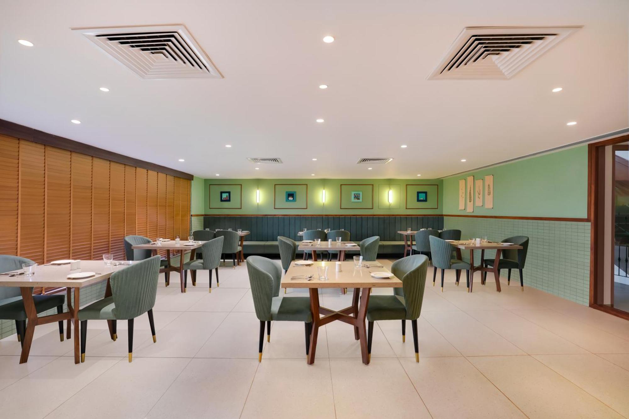 Lemon Tree Hotel, Rajkot Exterior photo