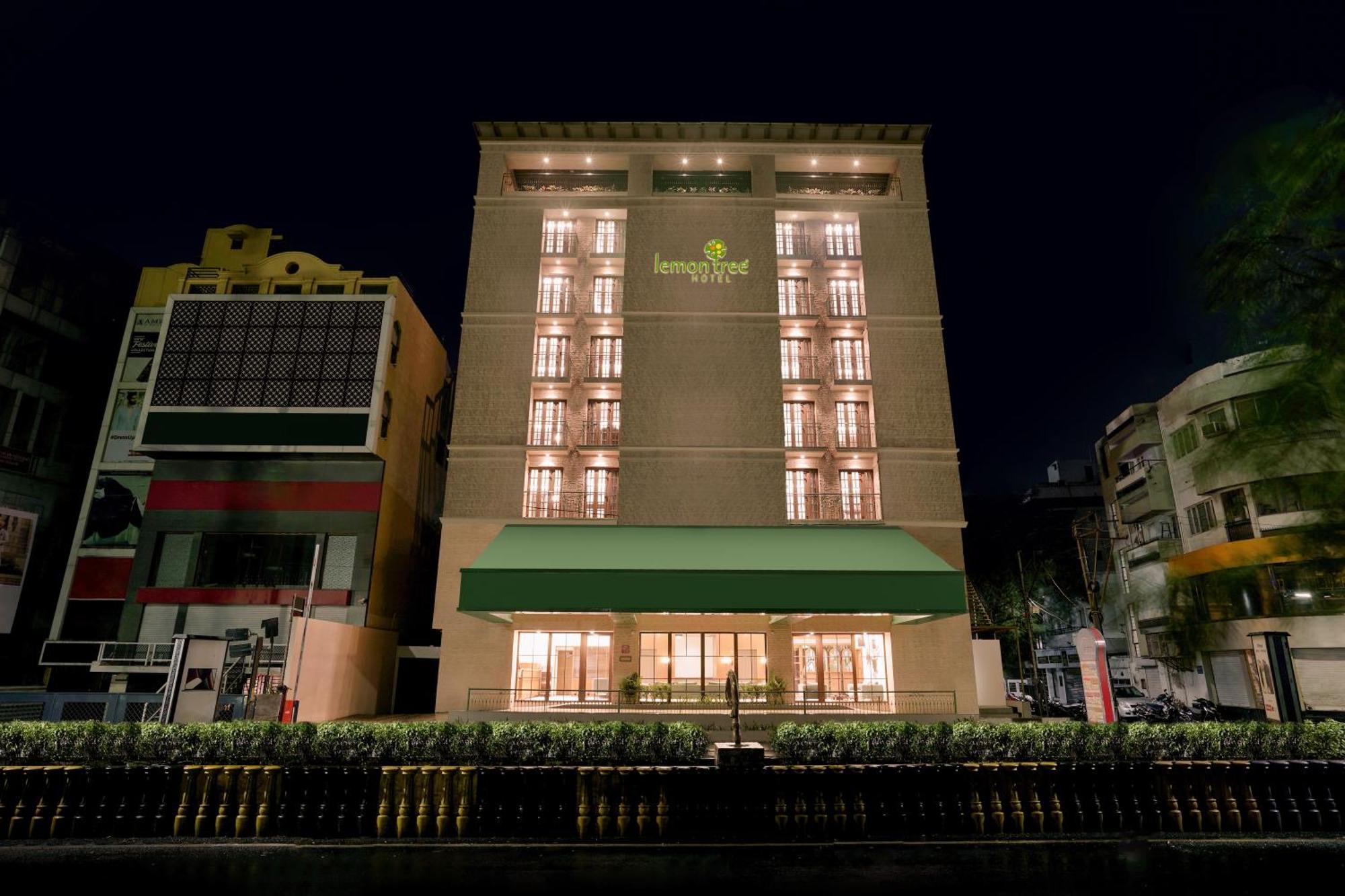 Lemon Tree Hotel, Rajkot Exterior photo